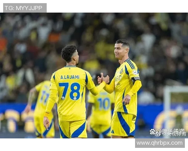 足球三大传奇巨星同场竞技震撼合影震撼亮相球迷热议谁是最强球王